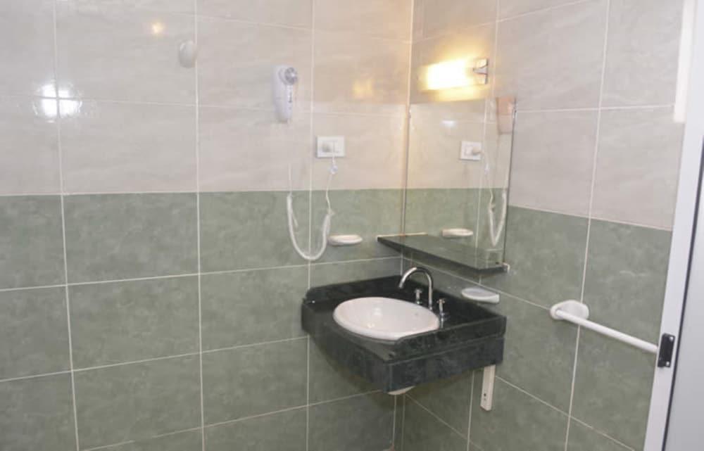 Altos Del Iguazu 호텔 푸에르토이과수 외부 사진